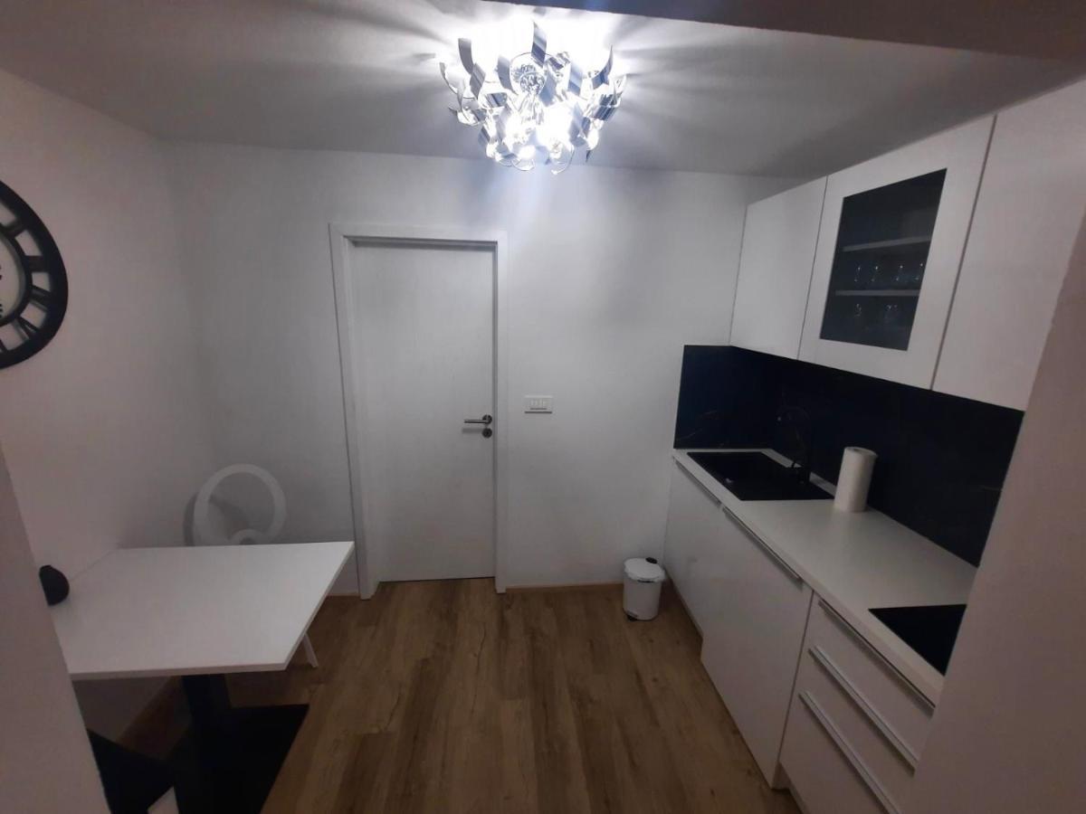 Apartmaji Meli Pu 2 Apartman Izola Kültér fotó